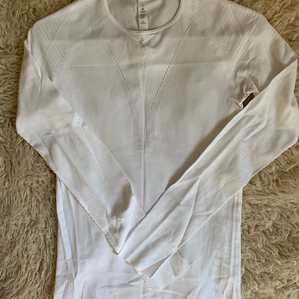 Lululemon Women's Long Sleeve Mesh Shirt